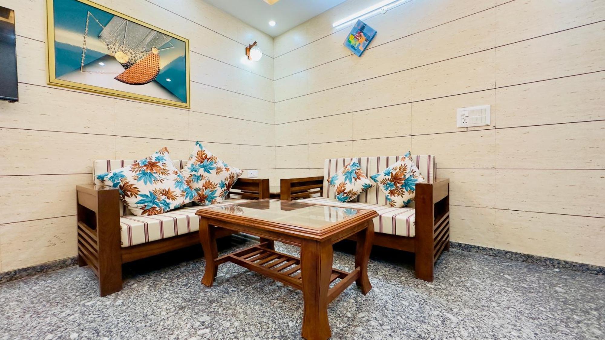 Plum Tree Hotels Gurgaon Esterno foto