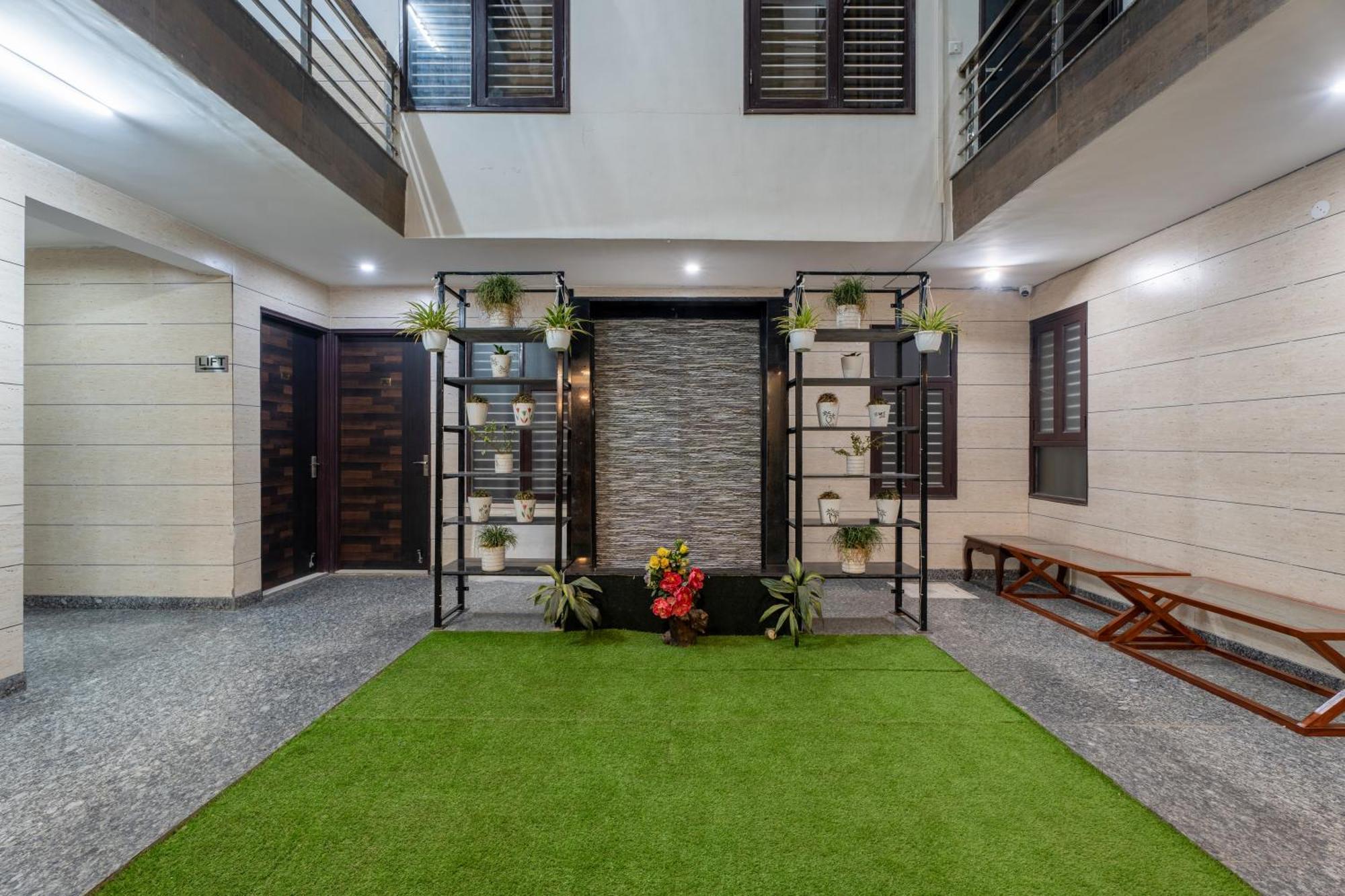 Plum Tree Hotels Gurgaon Esterno foto